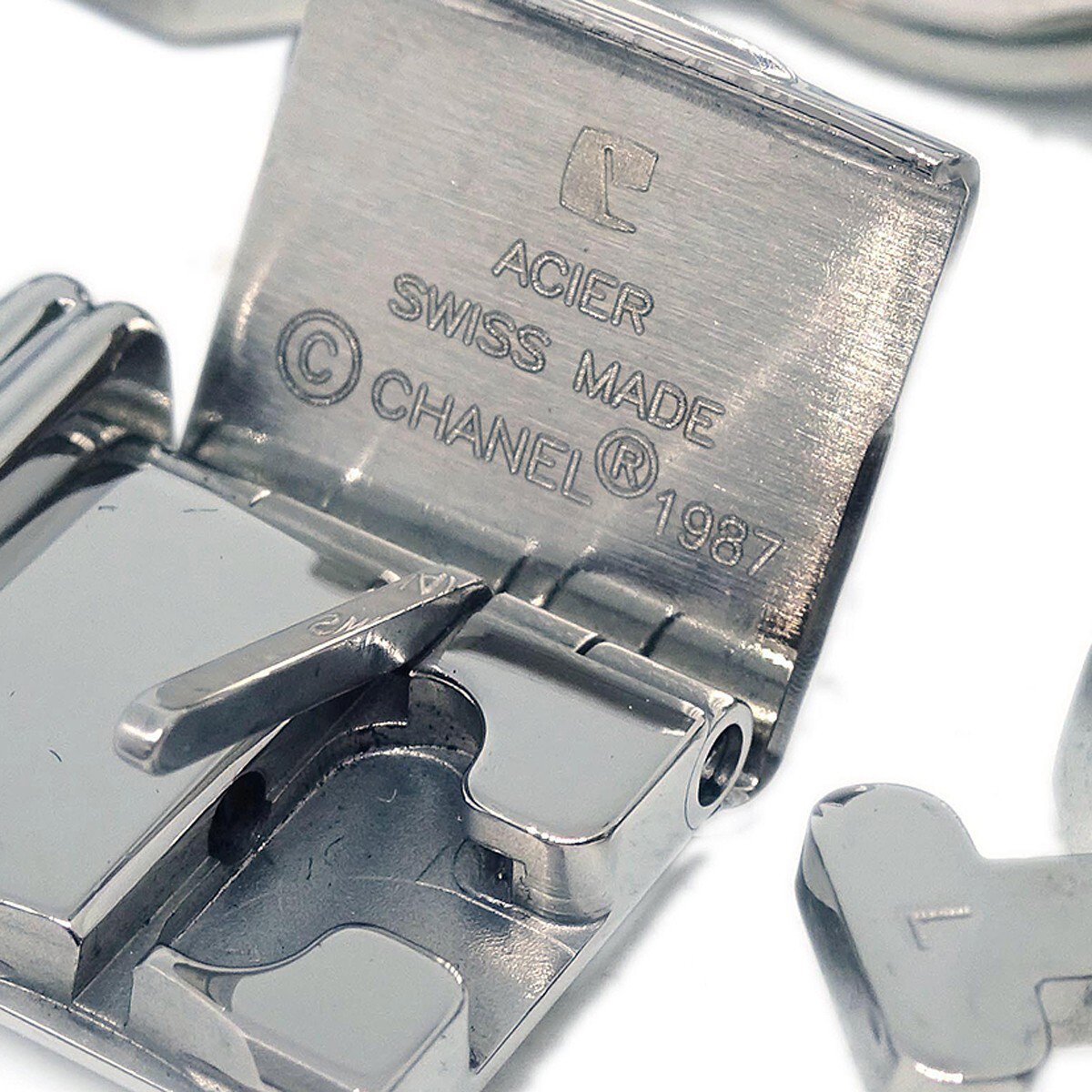 Chanel Premiere Chain Quartz Stainless Steel 20