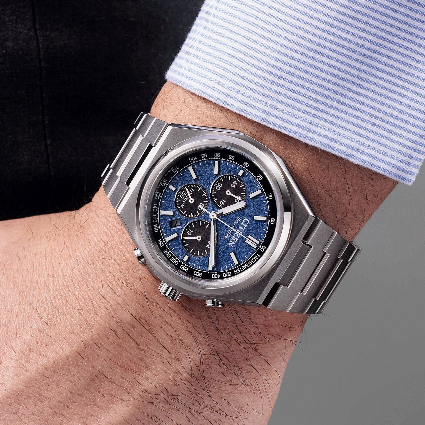 CA4610-85L Zenshin Chrono Sport Eco-Drive Titanium horloge