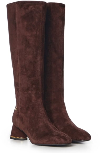 Boots Brunette