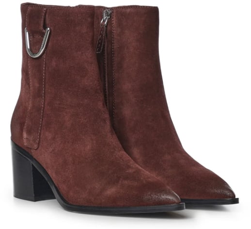 Boots Brunette