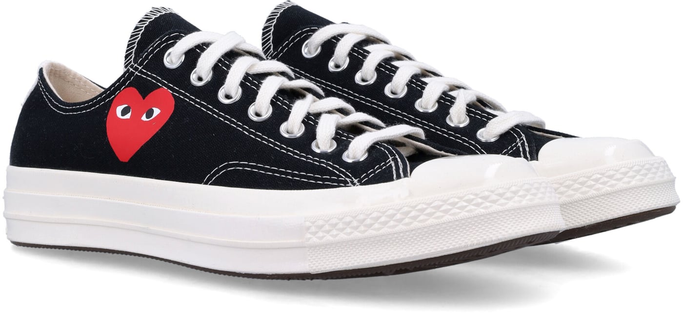 Converse Small Red Heart Low Top Nero