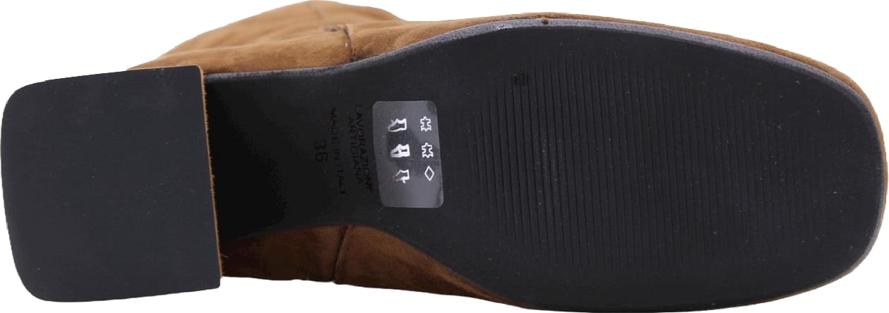 Laars Brown