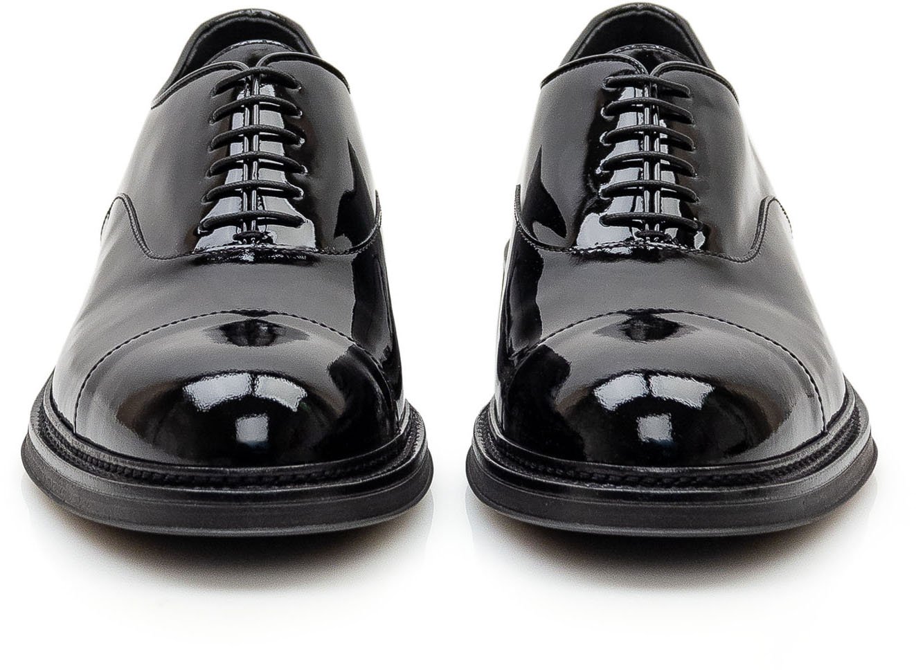 LACED SHOE