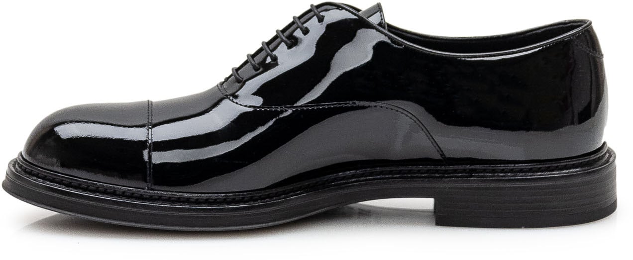 LACED SHOE