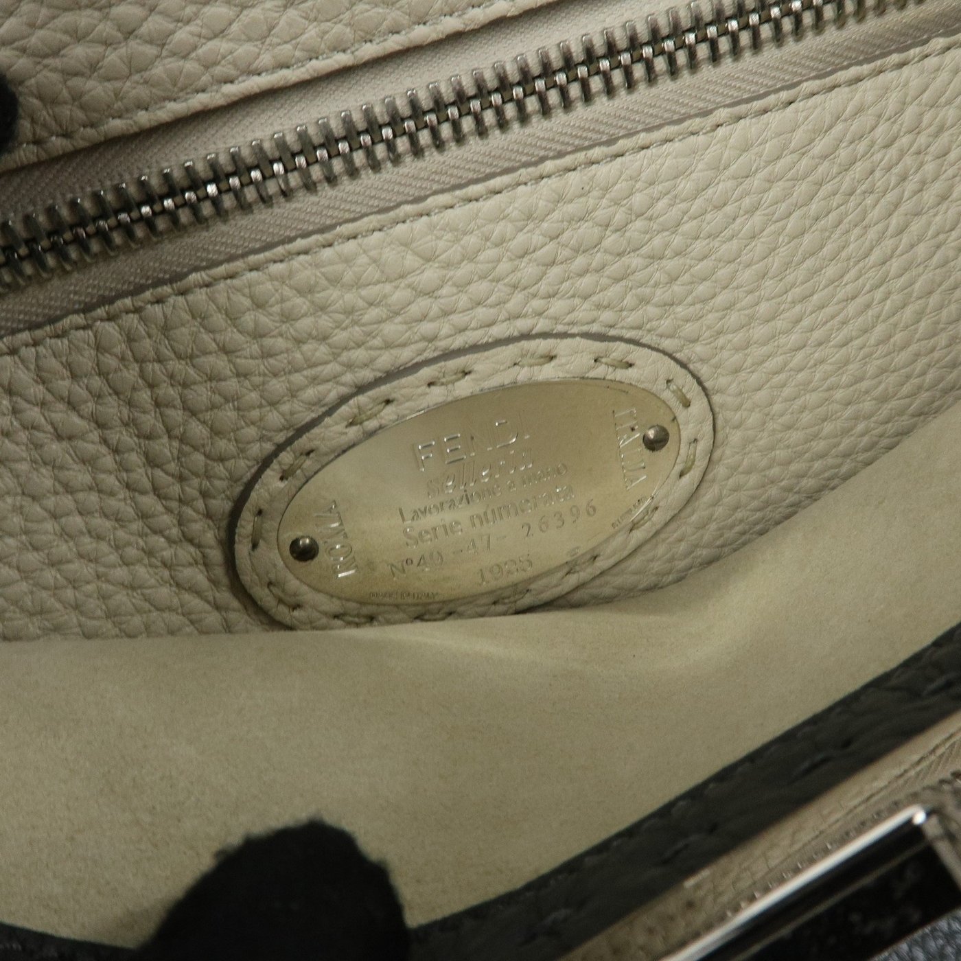 Fendi Selleria Peekaboo Leather Medium