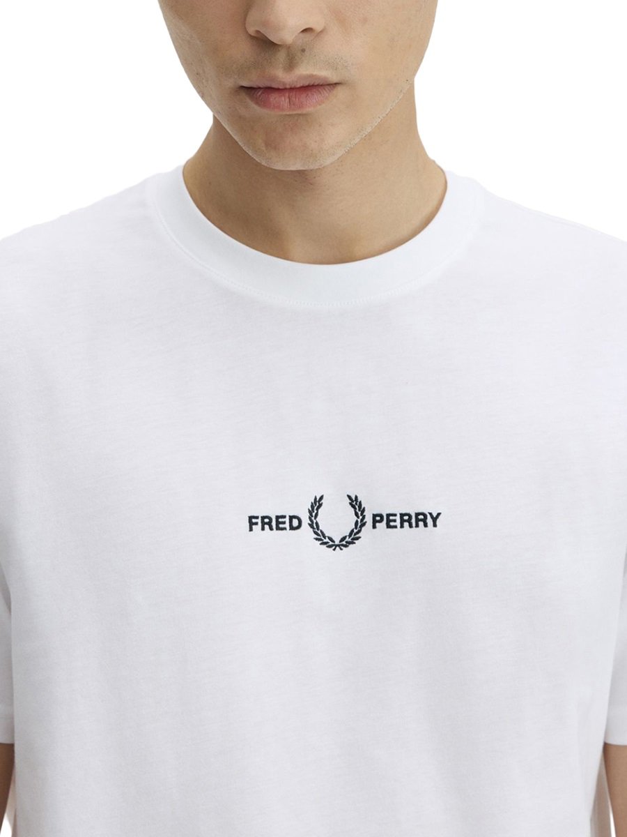 t-shirt con logo ricamato