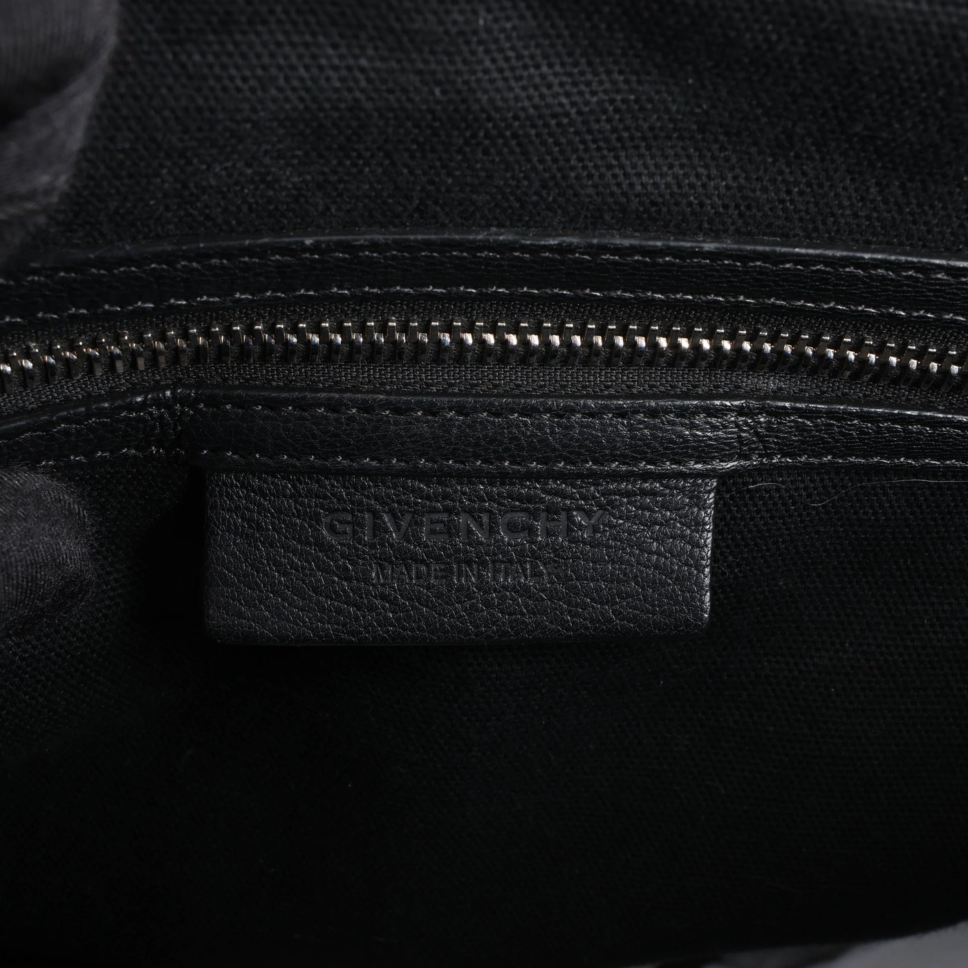 Givenchy Antigona Medium Leather 2Way Handbag in Black