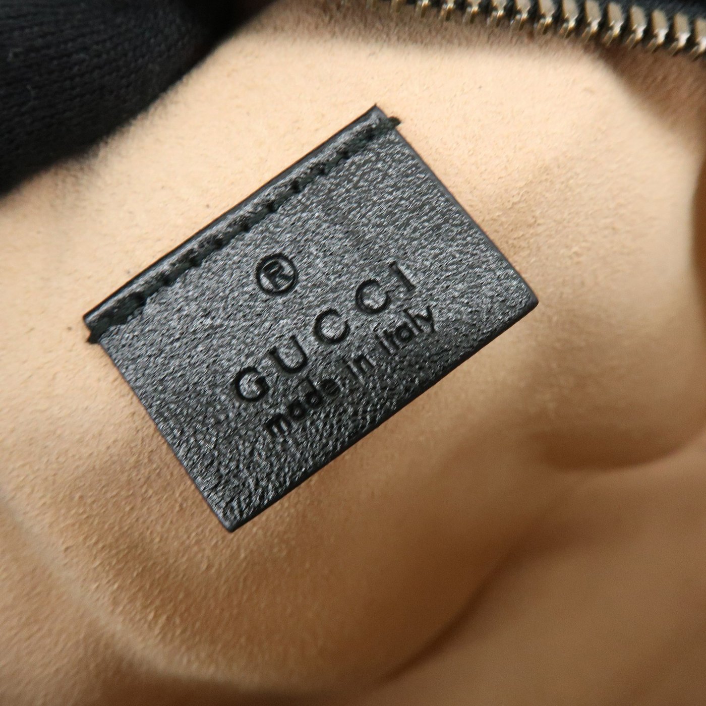 Gucci GG Marmont Round Matelasse Leather Mini