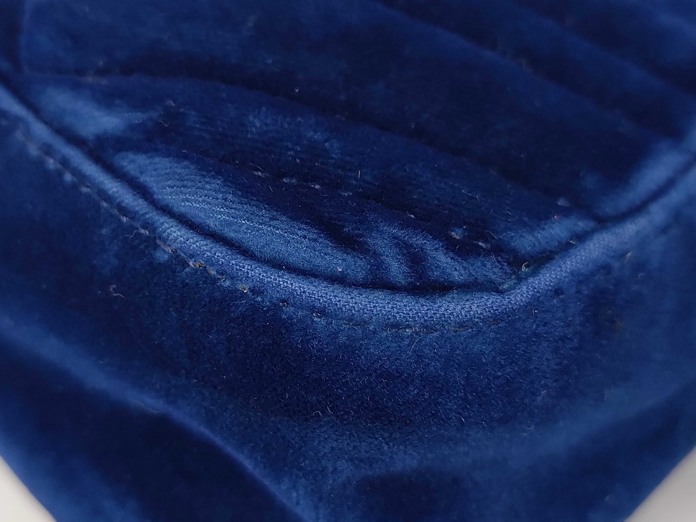 Gucci GG Marmont Matelasse Velvet Medium