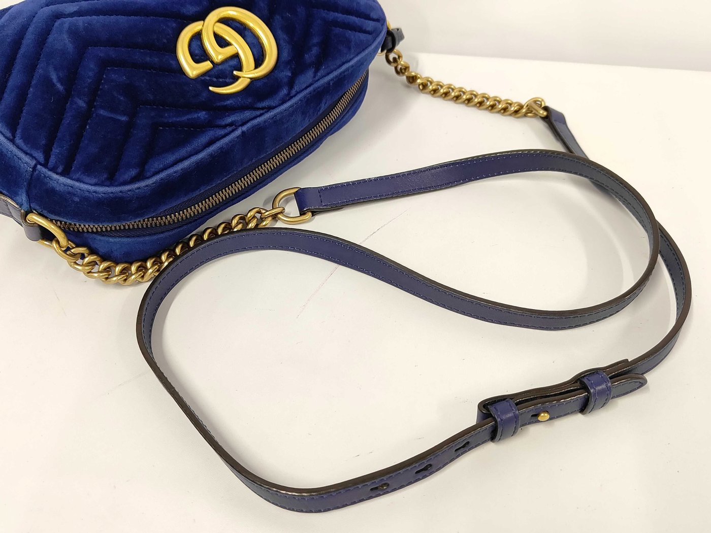 Gucci GG Marmont Matelasse Velvet Medium