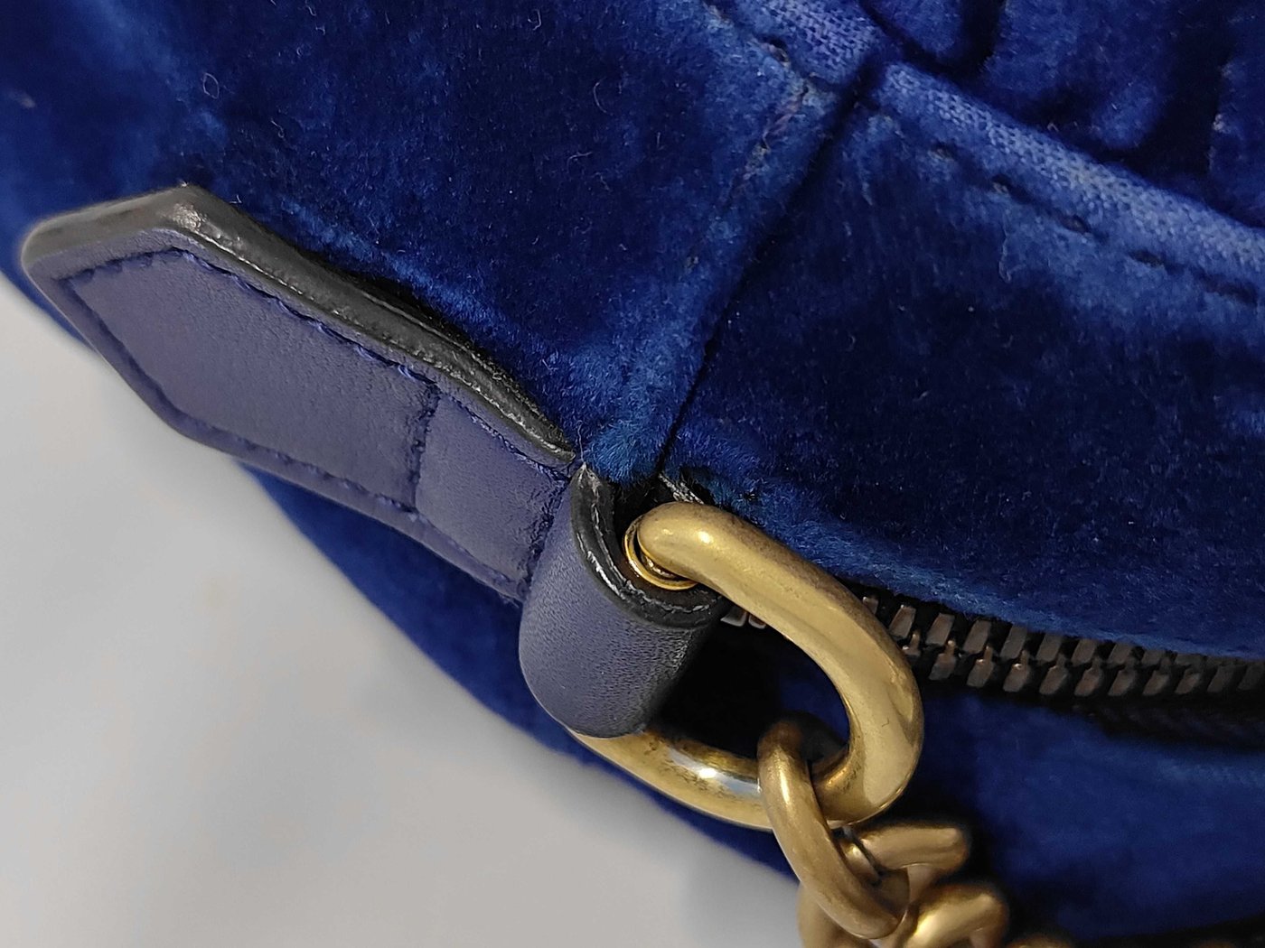 Gucci GG Marmont Matelasse Velvet Medium