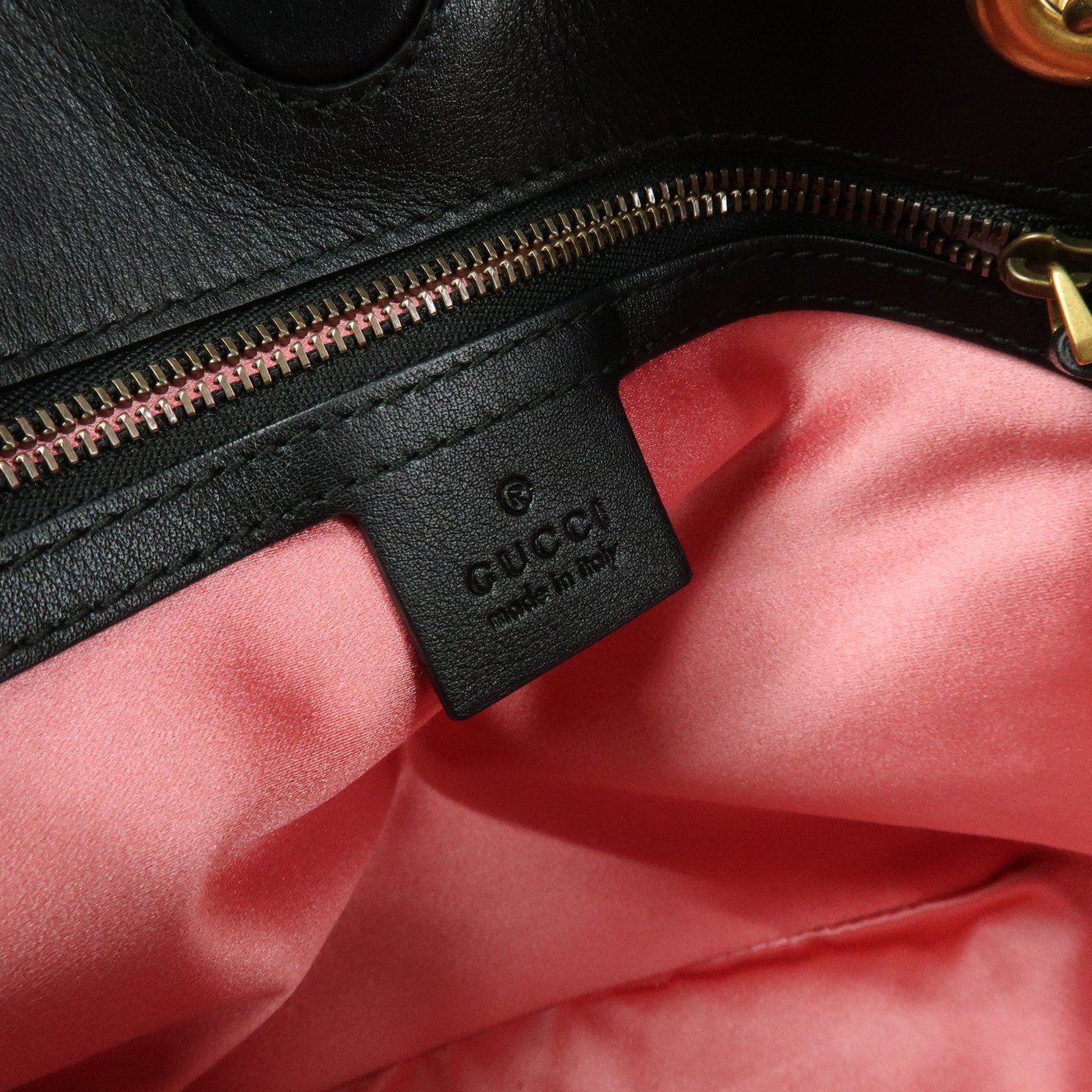 Gucci GG Marmont Chain Matelasse Leather Medium