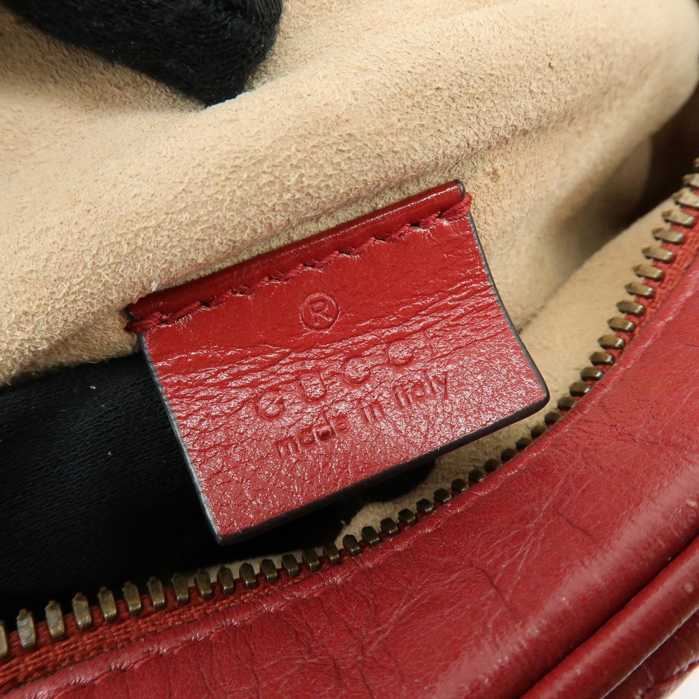 Gucci GG Marmont Round Matelasse Leather Mini