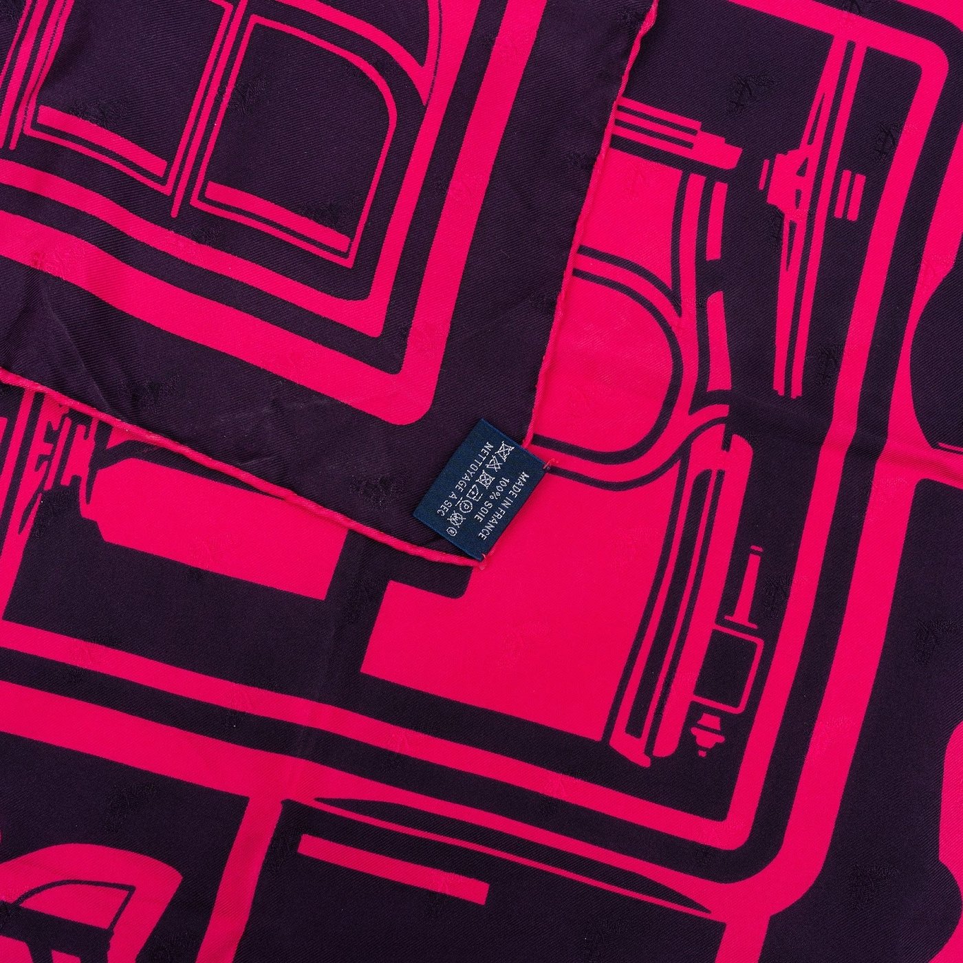 Hermès Les Coupés Silk 70 Scarf Tuch