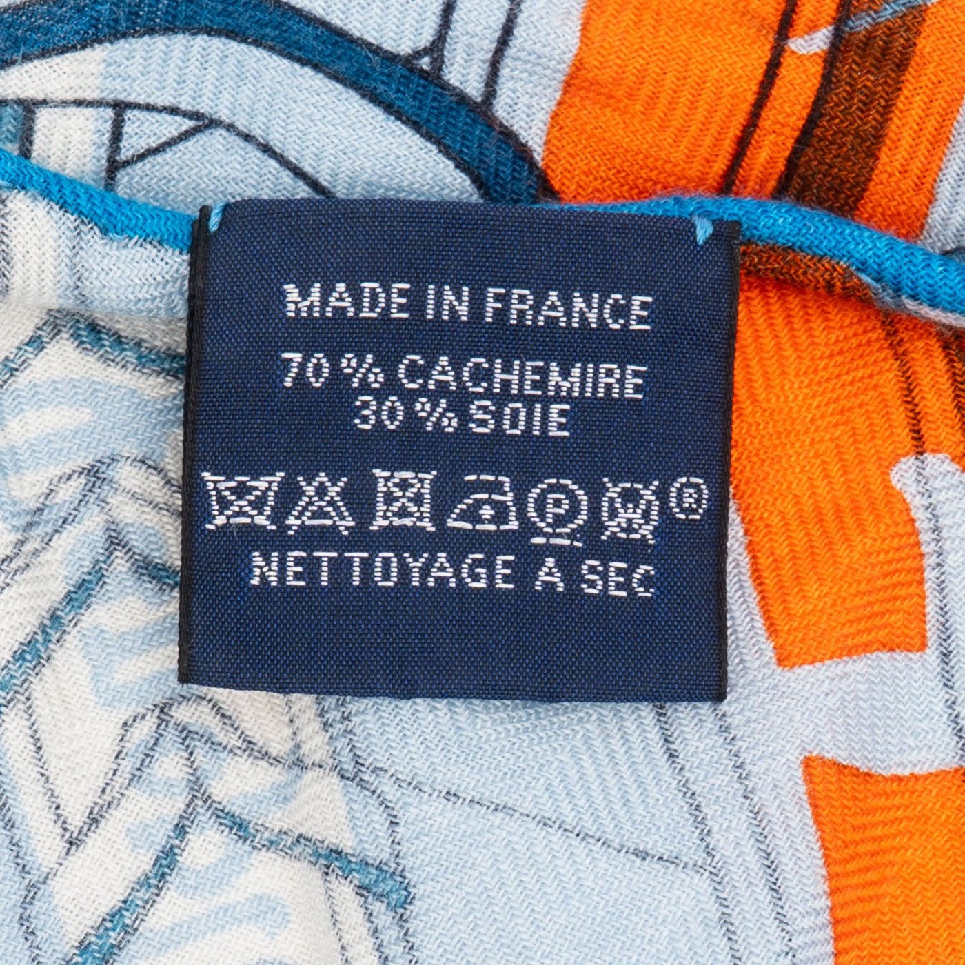 Hermès 213 x 73 cm PANOPLIE EQUESTRE IMPRIMEUR FOU LOSANGE Silk Cashmere Scarf Tuch