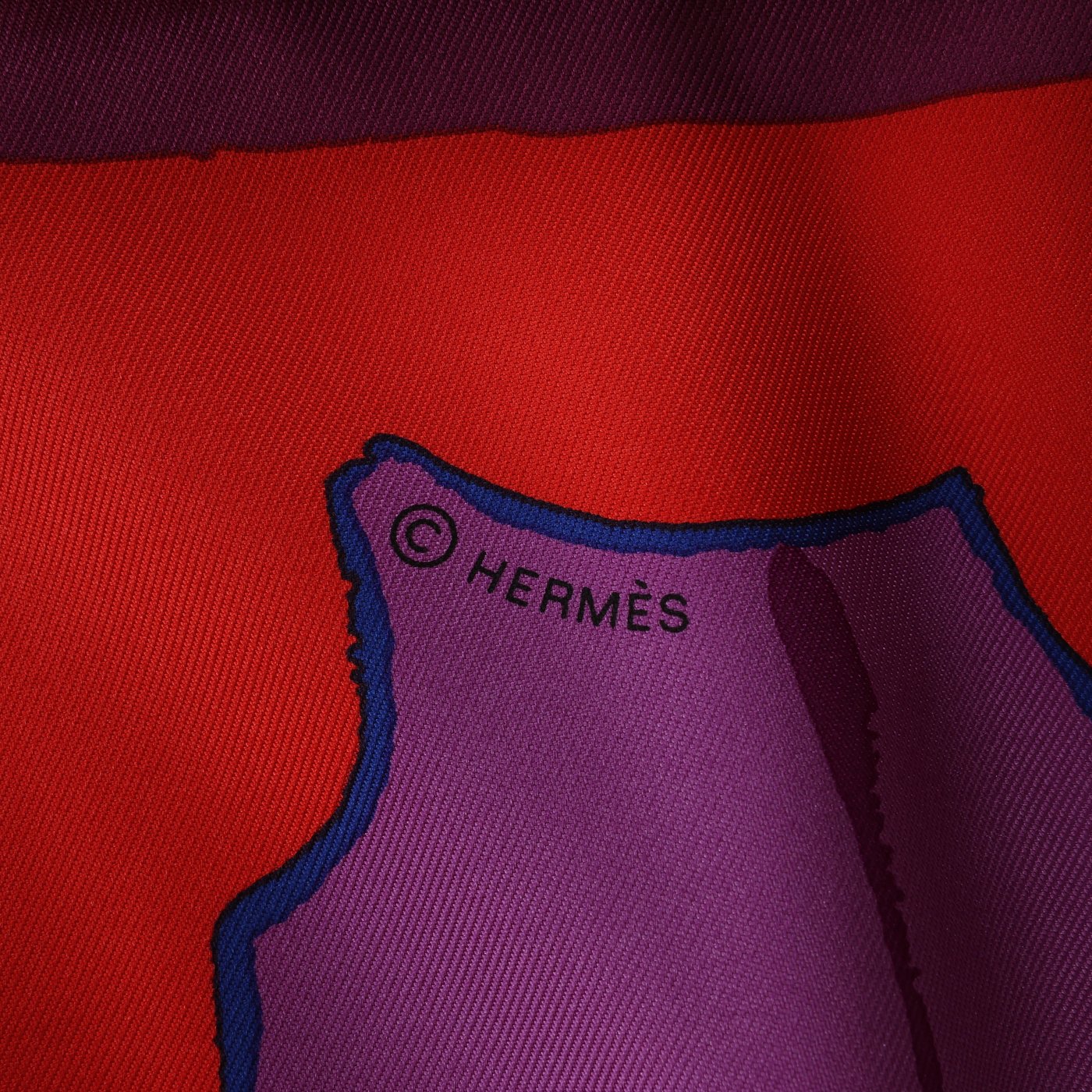 Hermès Carré 90 "AU BOUT DU MONDE" Silk handkerchief in Purple x Red