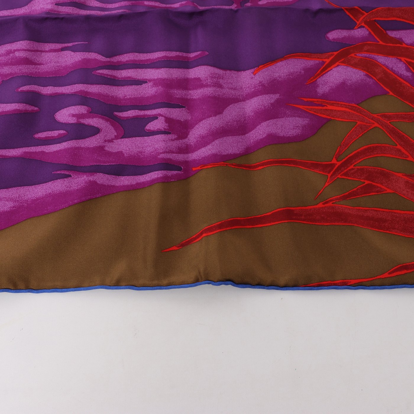 Hermès Carré 90 "AU BOUT DU MONDE" Silk handkerchief in Purple x Red