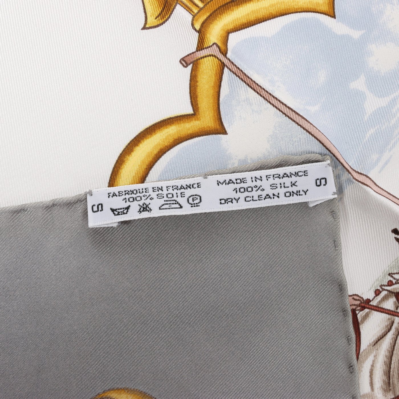 Hermès Carré 90 "LES CHEVAUX DES MOGHOLS" Silk handkerchief in Gray