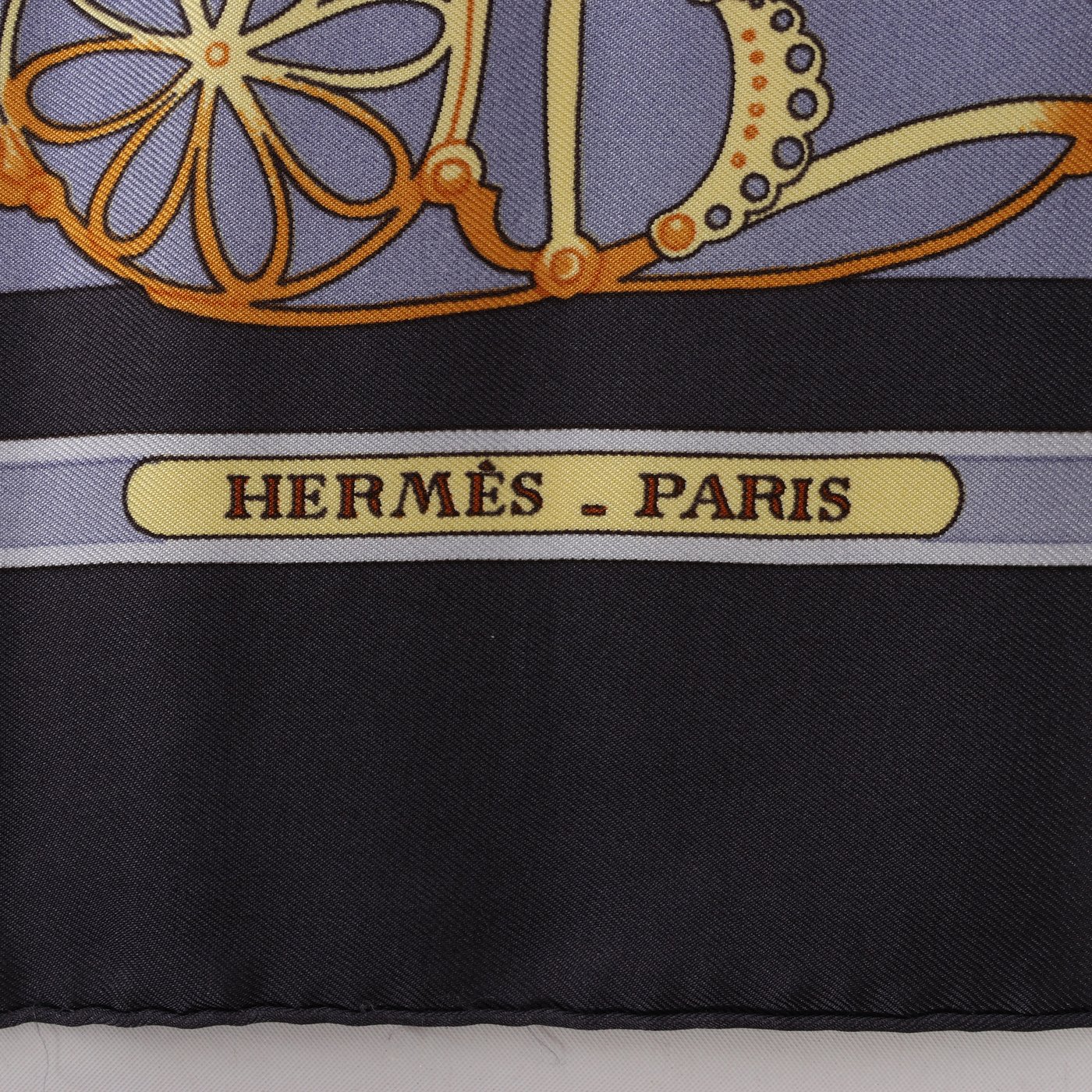 Hermès Carré 90 "LES MUSEROLLES" Silk handkerchief in Gray