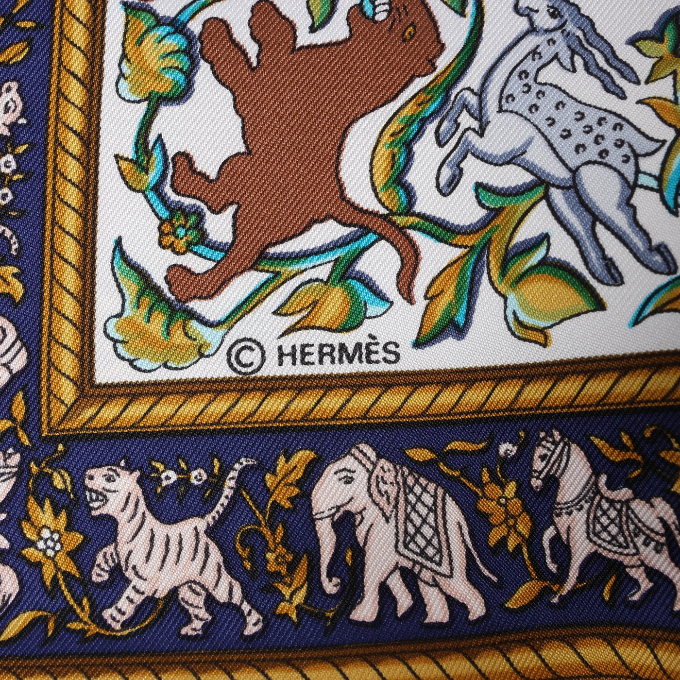 Hermès Carré 90 "CHASSE en INDE" Silk handkerchief in Blue