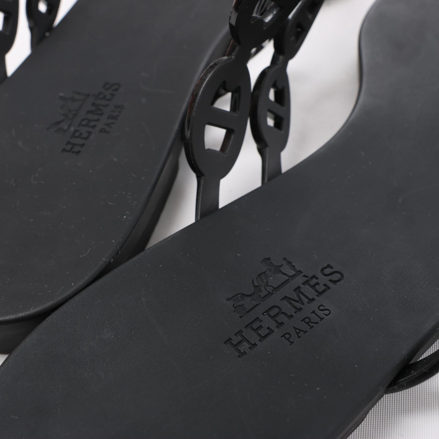 Hermès Island Rubber Chaîne d'Ancre Sandals in Black 241051Z, Size EU 39