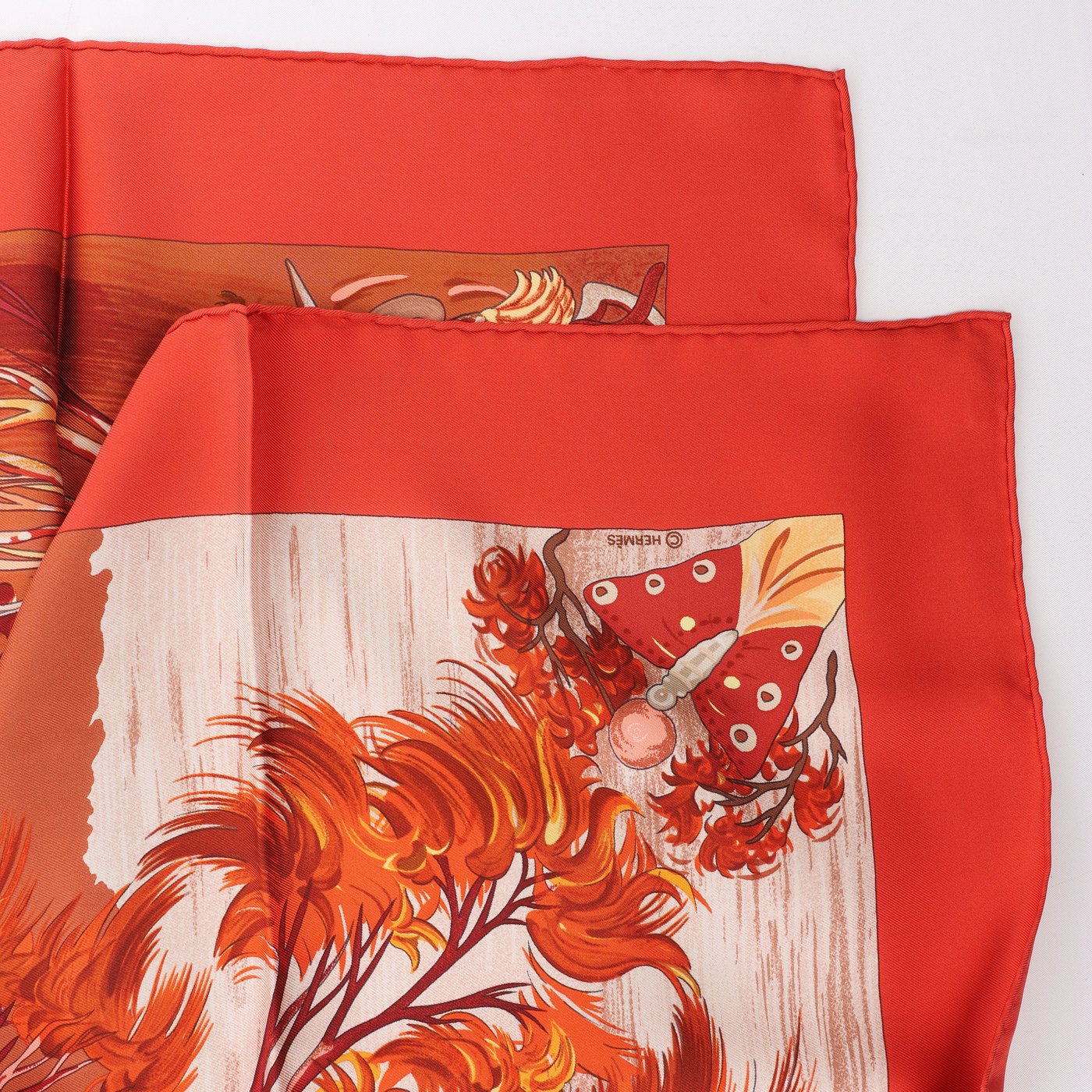 Hermès Carré 90 "Kuggor Tree" Scarf Silk in Red