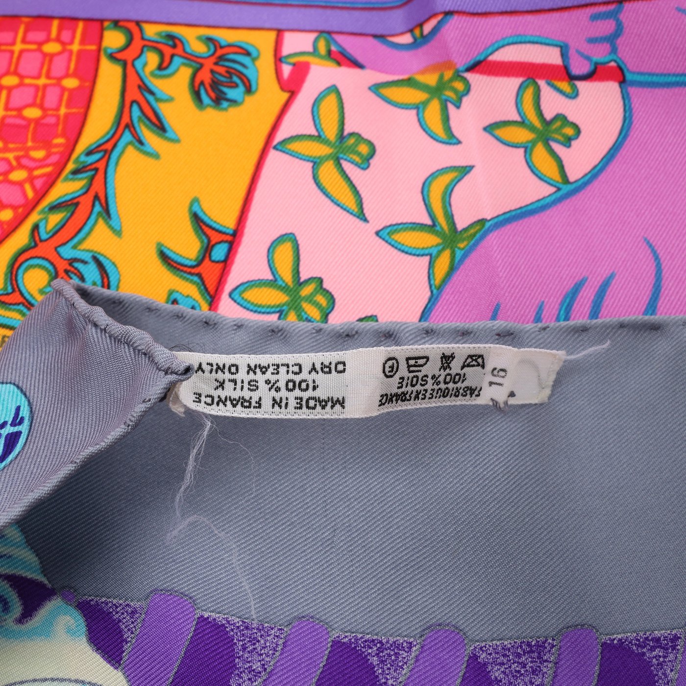Hermès Carré 90 "Etendards et Bonnieres" Scarf Silk in Grey x Purple