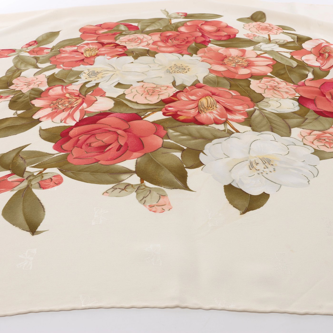 Chanel Vintage Camellia Silk handkerchief in Beige x Red