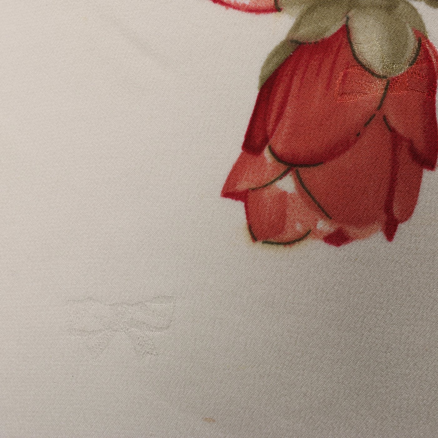 Chanel Vintage Camellia Silk handkerchief in Beige x Red