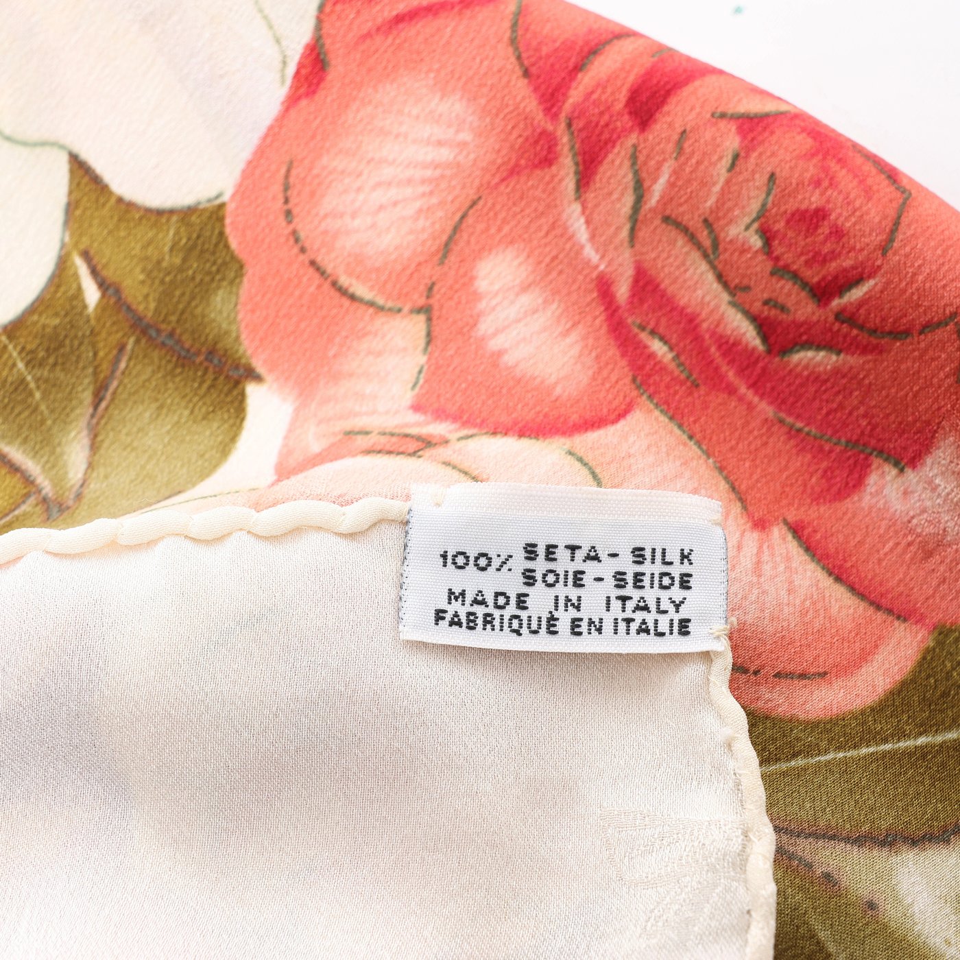 Chanel Vintage Camellia Silk handkerchief in Beige x Red