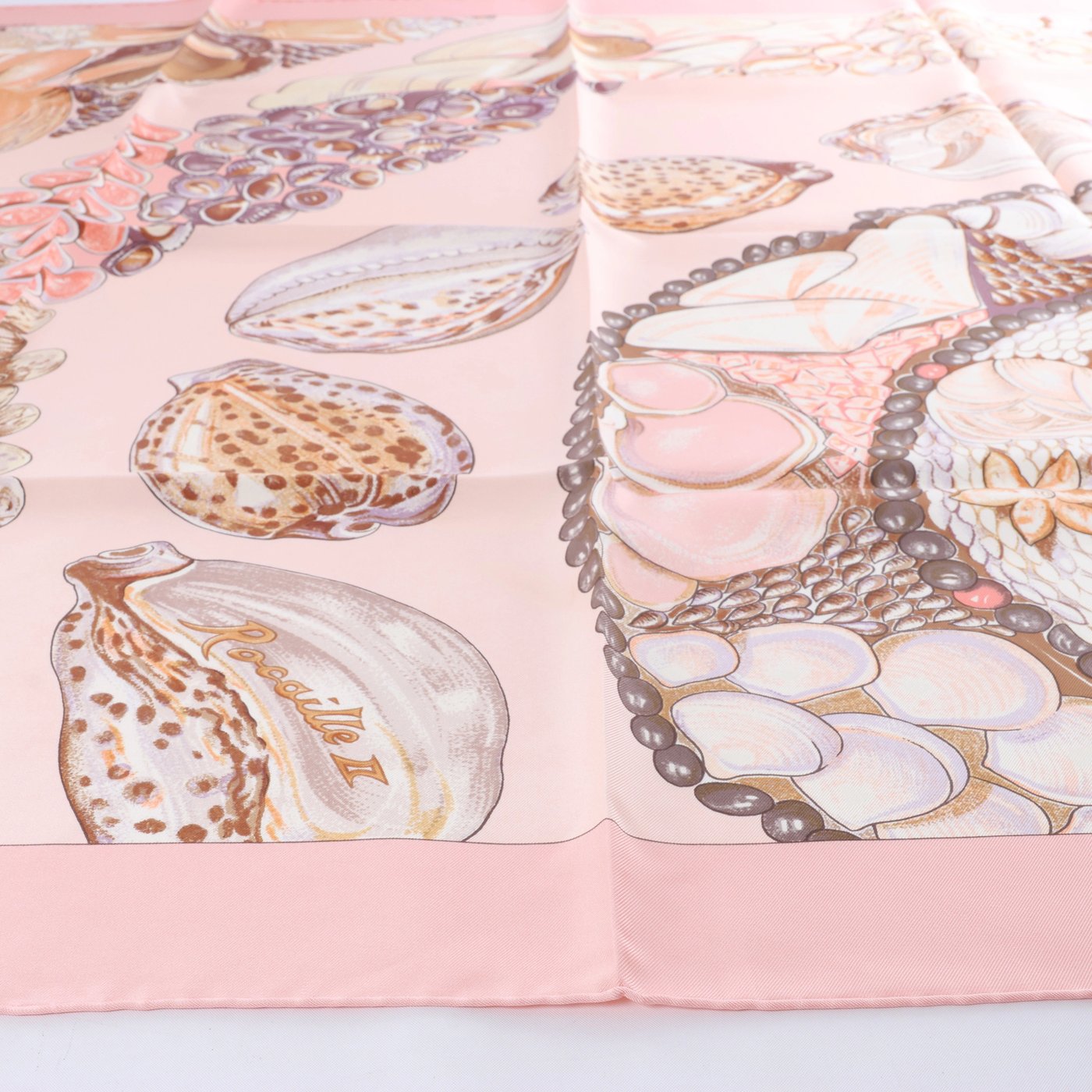 Hermès Carré 90 "Rocaille shells" Silk handkerchief in Pink