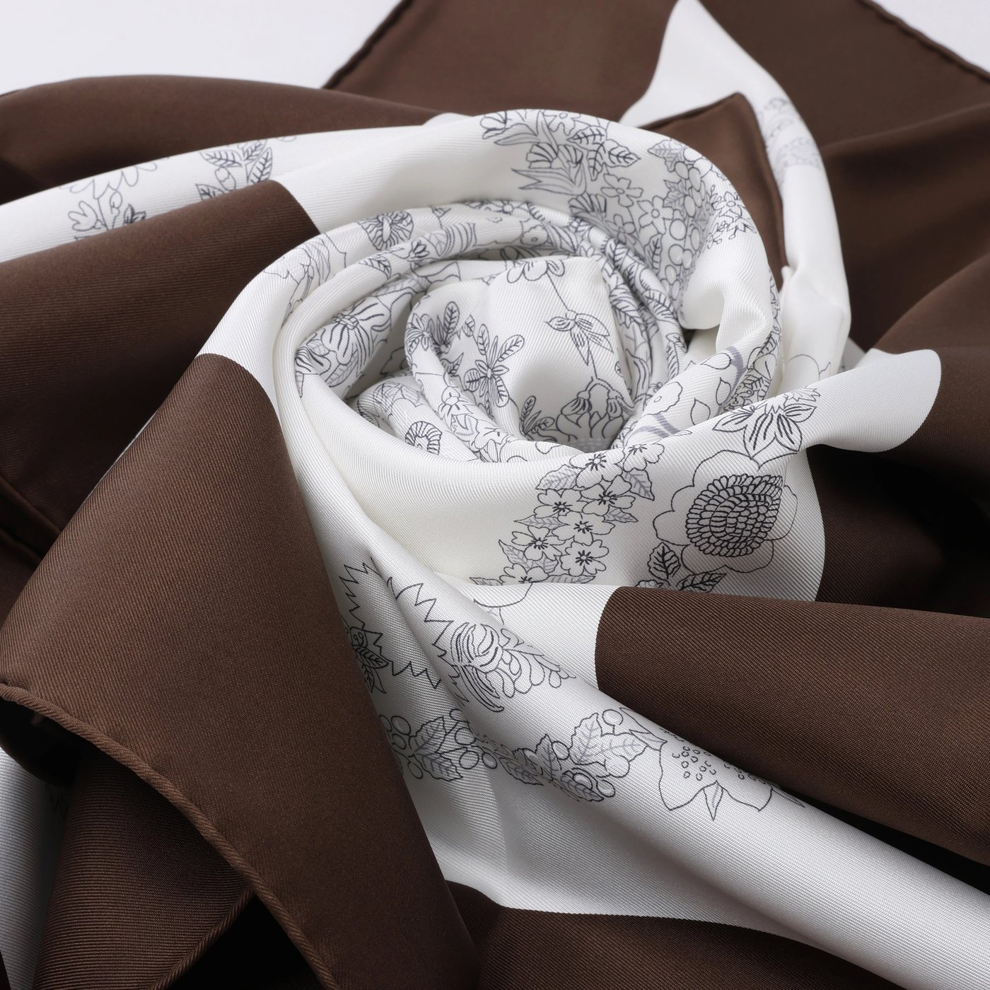 Hermès Carré 90 "Brides de Gala en Fleurs" Silk handkerchief in Brown