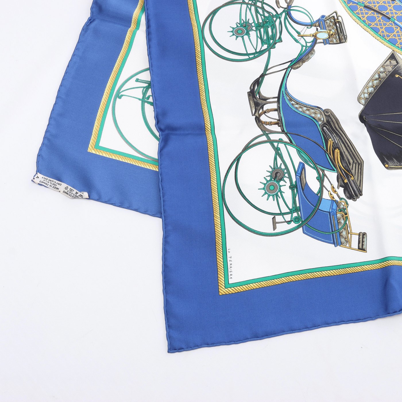 Hermès Carré 90 "LES VOITURES A TRANSFORMATION" Silk handkerchief in Blue