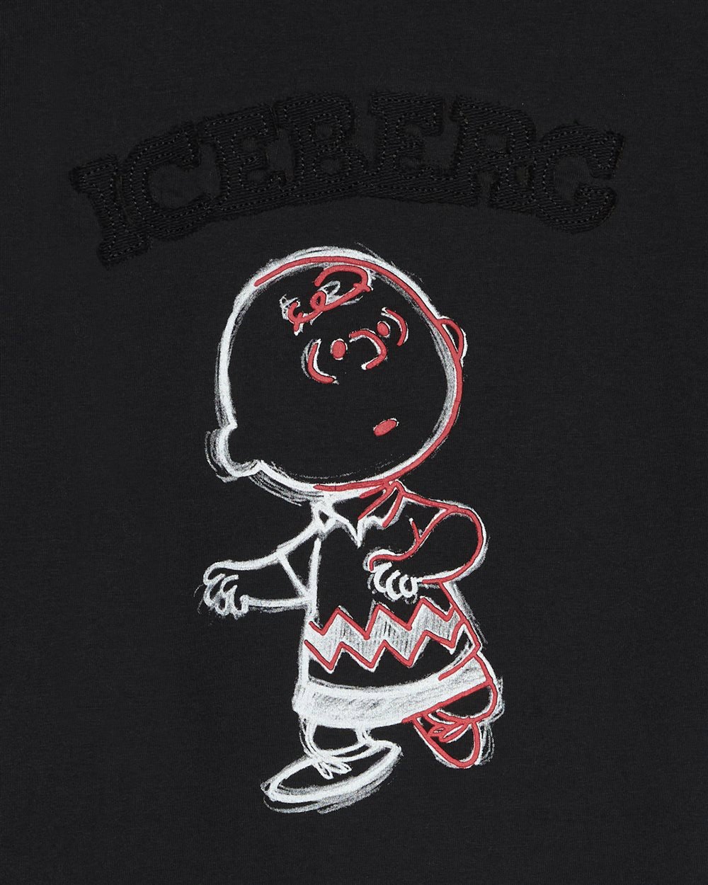 Boys' black long-sleeved T-shirt with Charlie Brown
