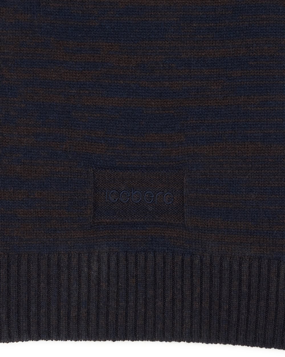 Scarf in sweater with embroidery Patterned