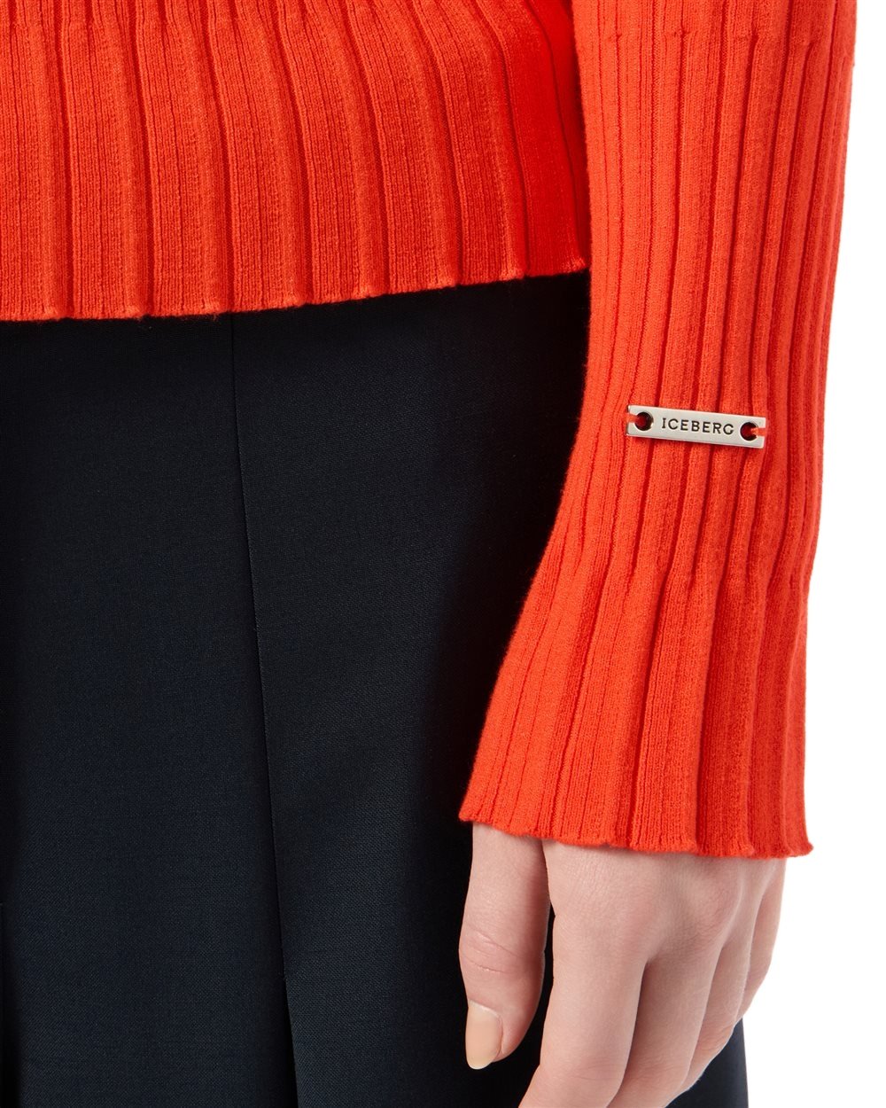 Mock-Neck Sweater in viscosa fuoco