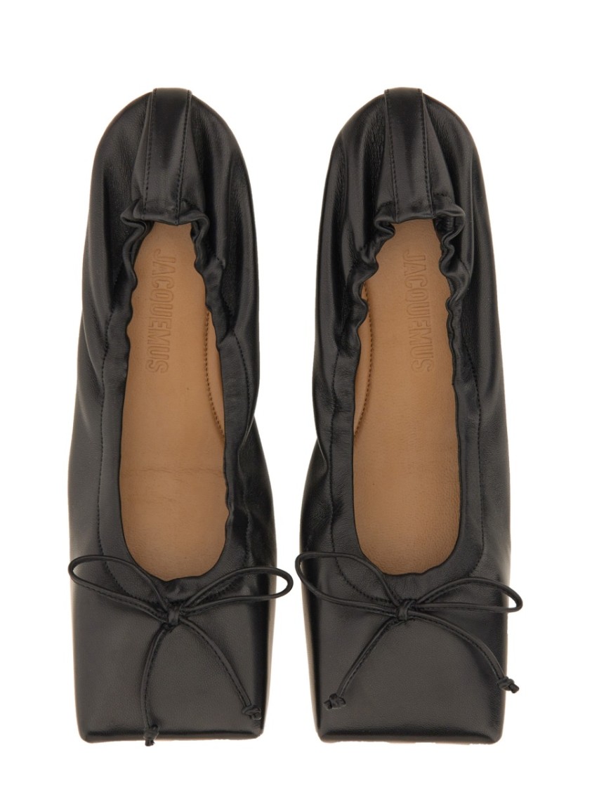Black Square-Toe Shoes With Gathered Upper