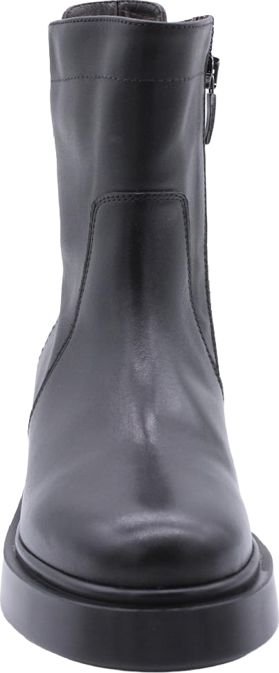 Boot Black