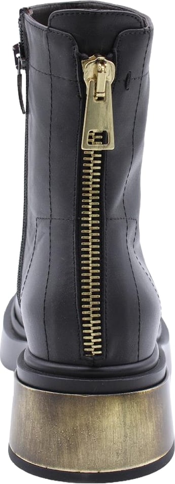 Boot Black