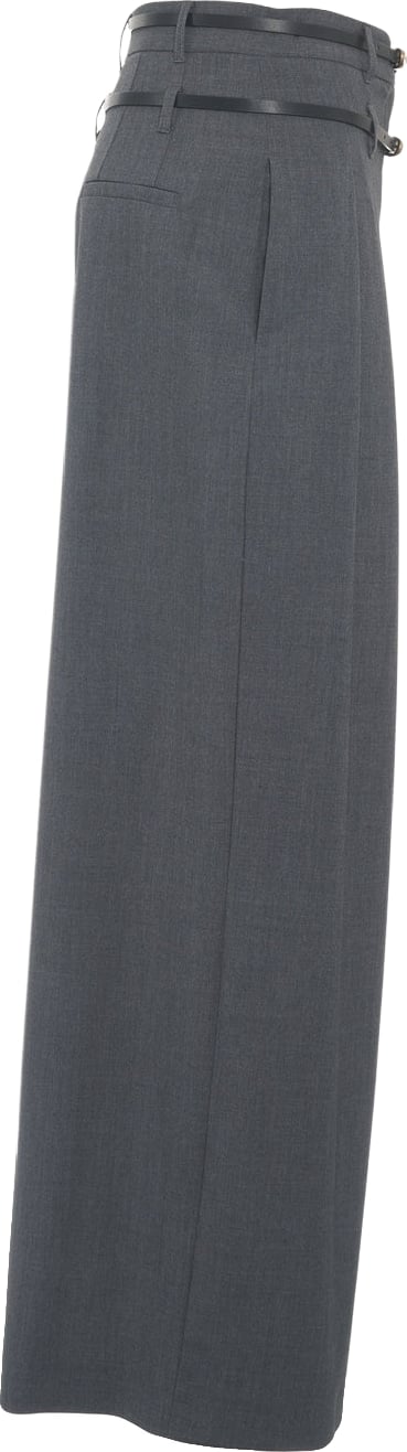 Pleated trousers