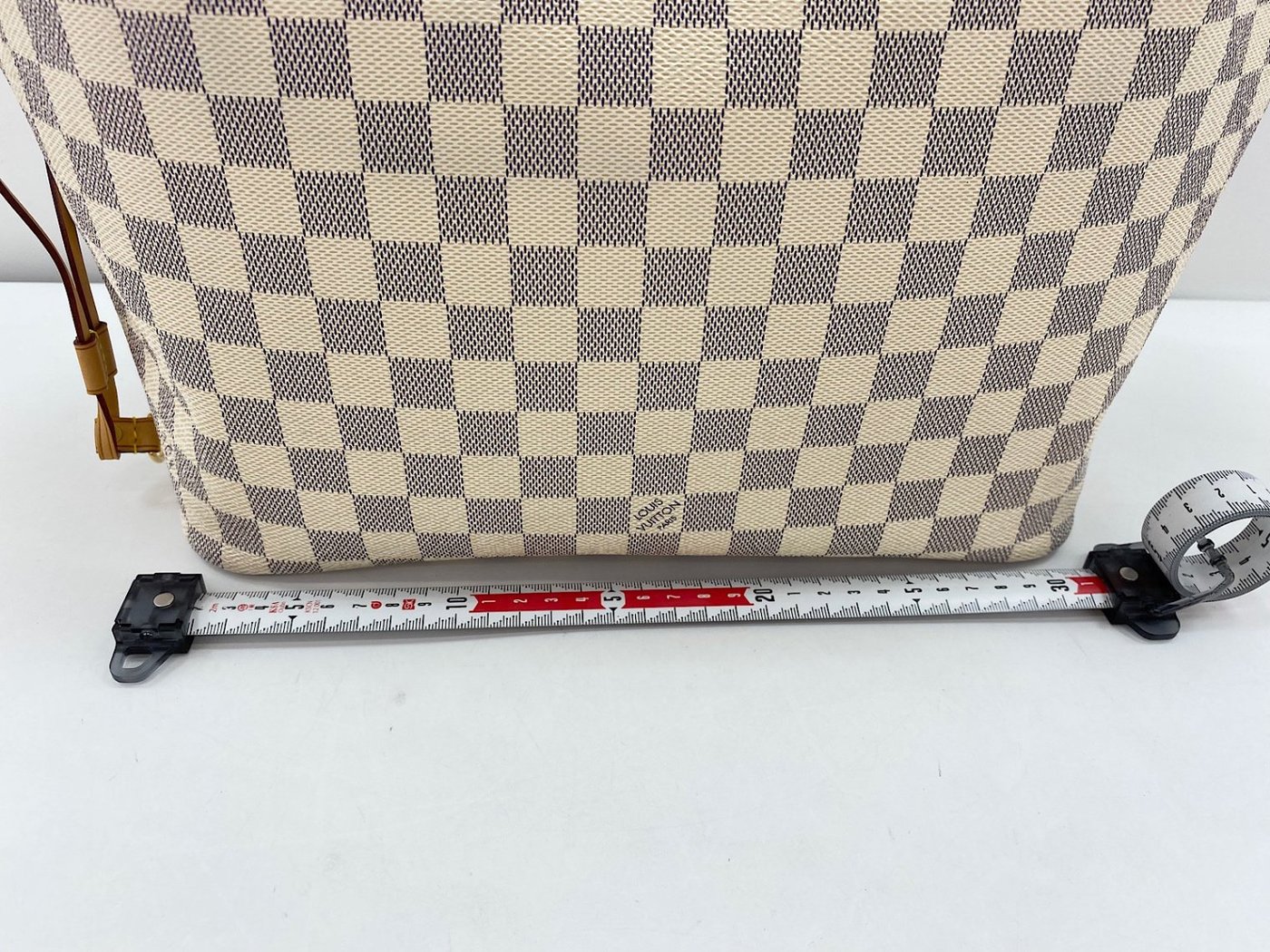 Louis Vuitton Neverfull Damier MM