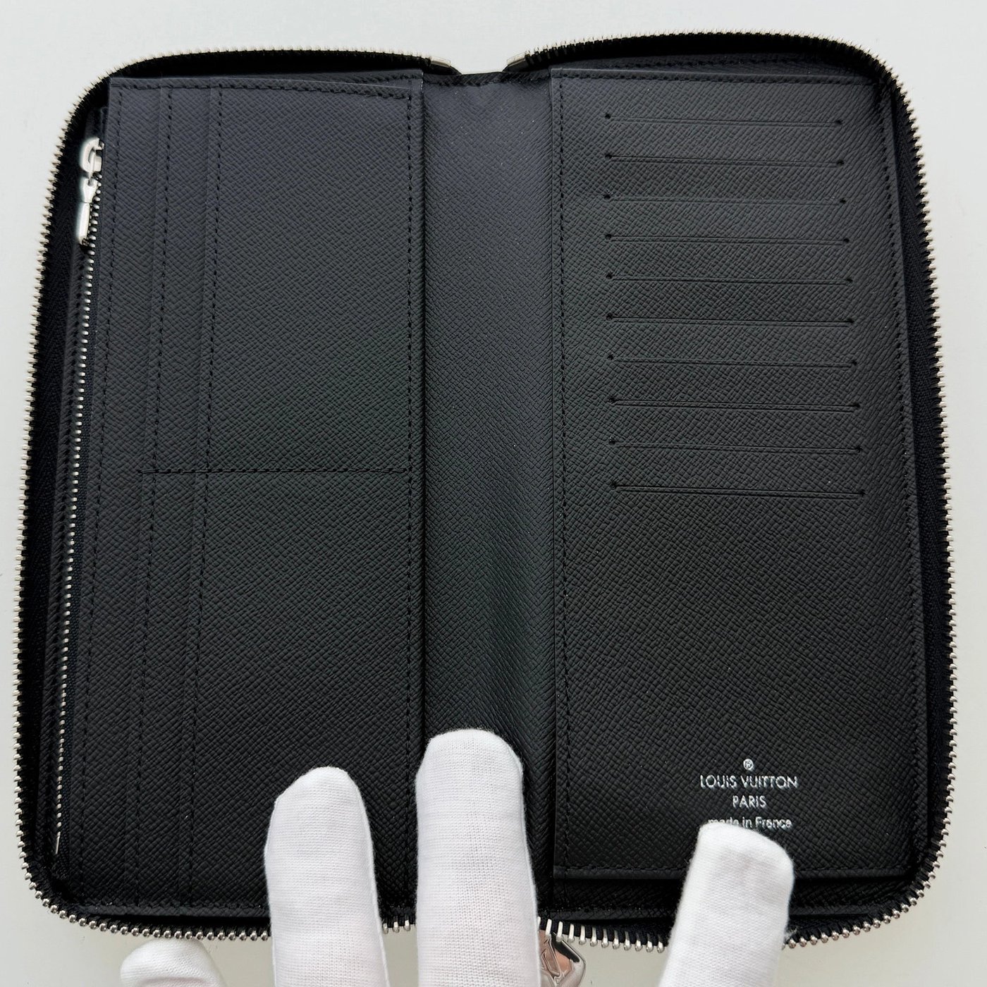 Louis Vuitton Zippy Wallet Vertical Taiga Leather Black Full Set