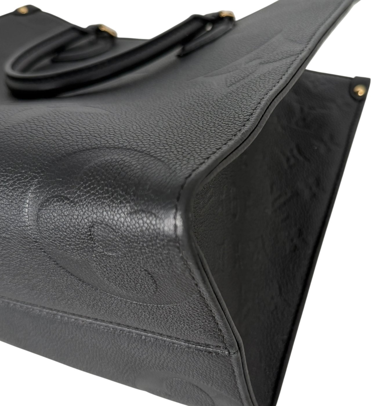 Louis Vuitton OnTheGo MM Monogram Empreinte Leather Black Gold