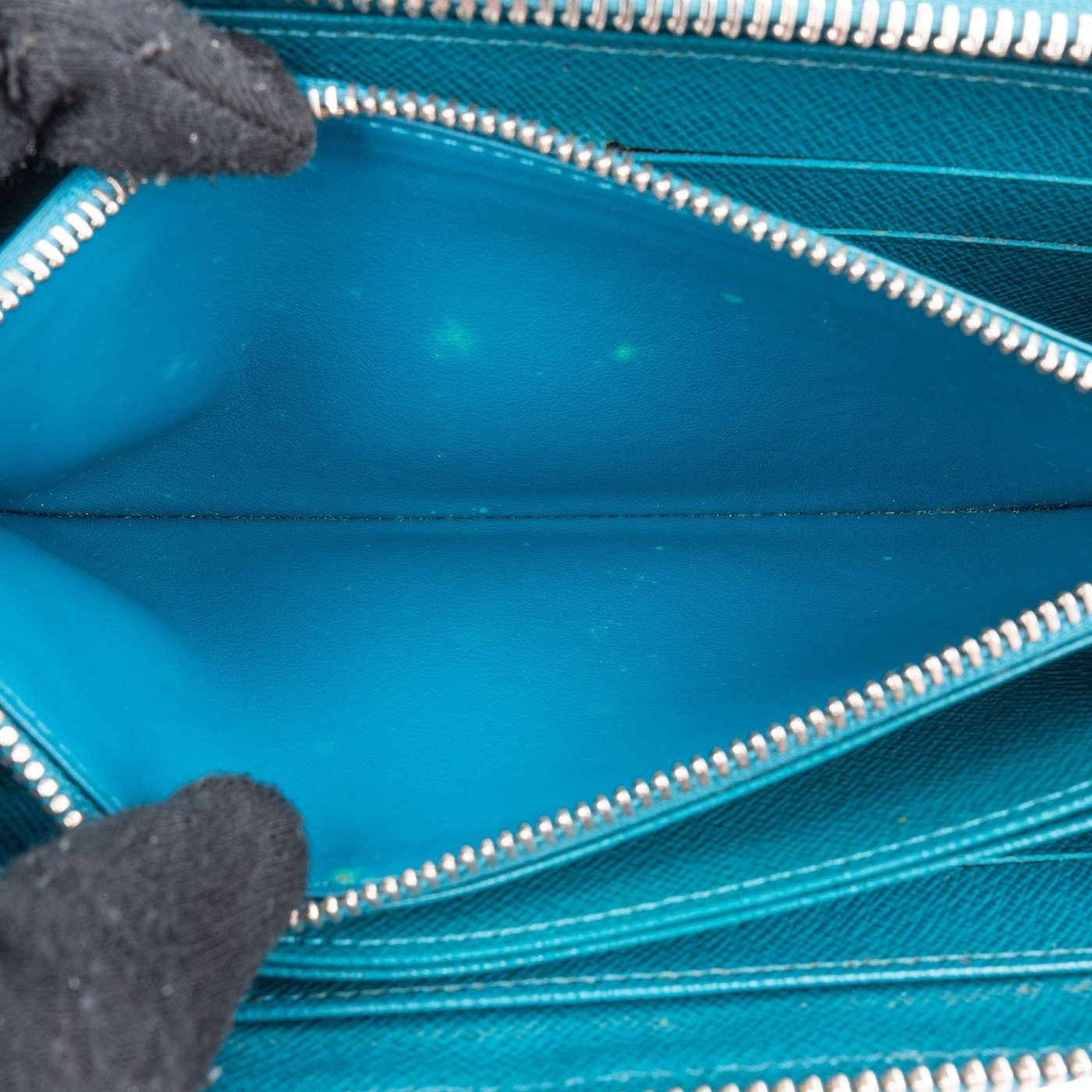 Louis Vuitton Blue Epi Leather Zippy Wallet