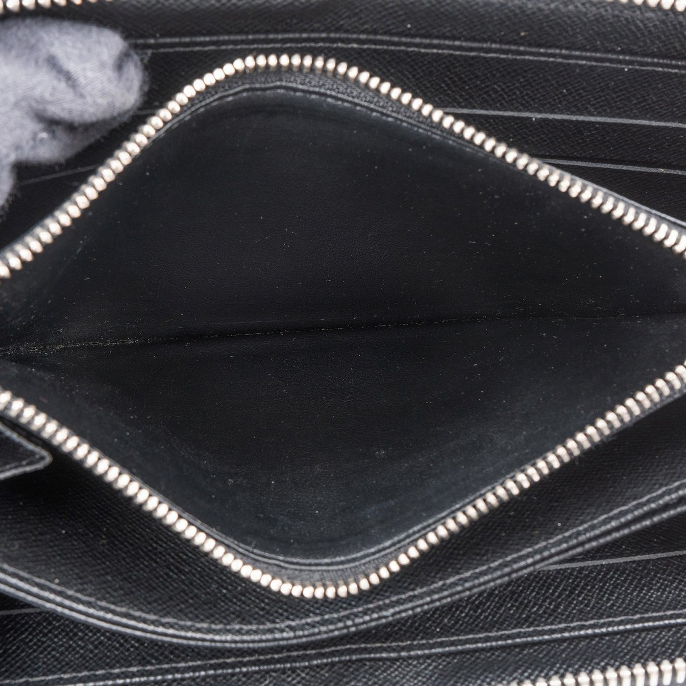Louis Vuitton Noir Epi Leather Zippy Wallet