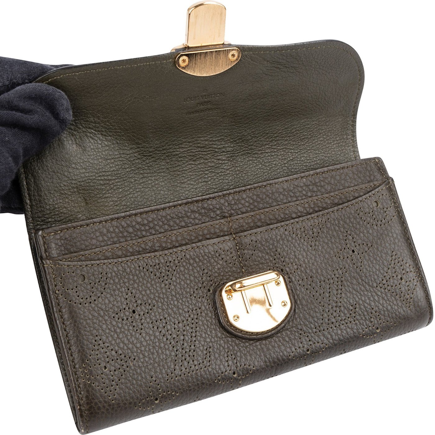 Louis Vuitton Olive Green Mahina Leather Amelia Wallet