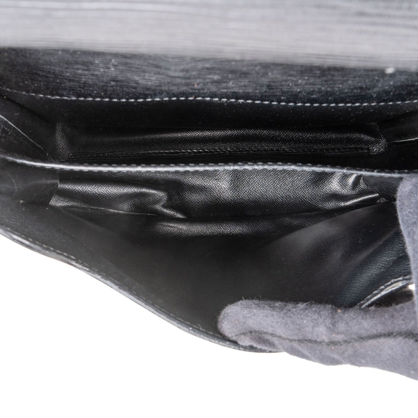 Louis Vuitton Noir Epi Leather Cartouchiere MM Shoulder Bag
