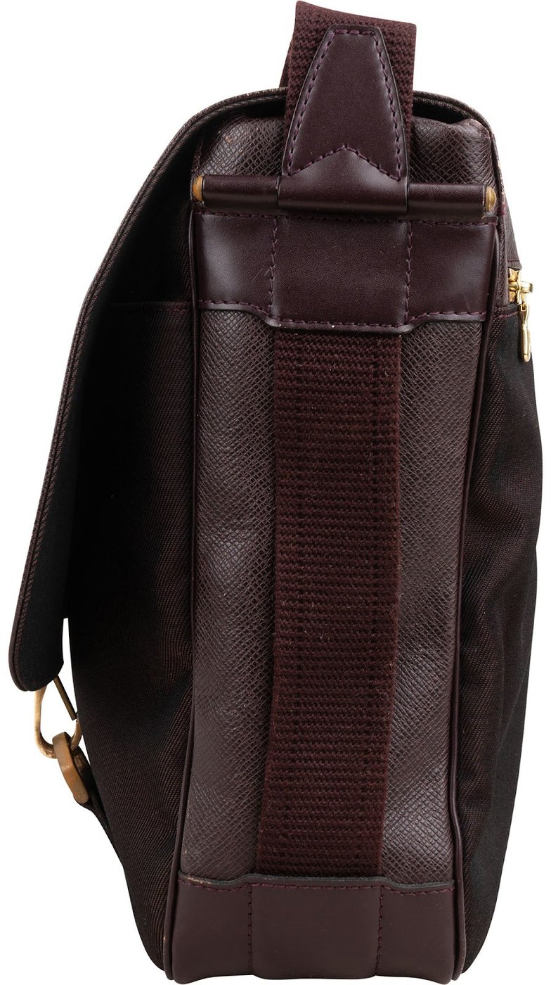 Louis Vuitton Bordeaux Taiga Leather Dersou Messenger Crossbody Bag