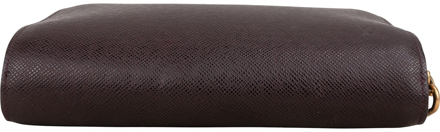 Louis Vuitton Taiga Leather Pochette Baikal Handbag