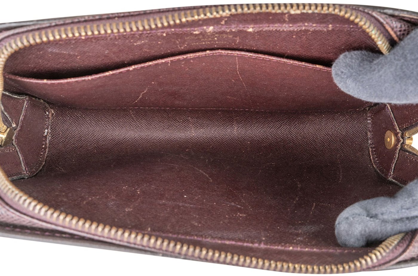 Louis Vuitton Taiga Leather Pochette Baikal Handbag